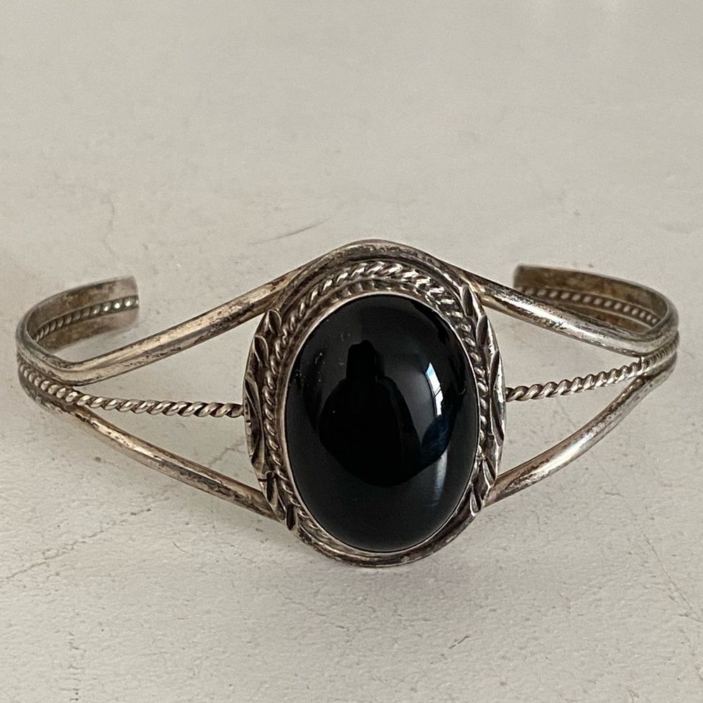 Vintage Navajo Sterling Silver & Onyx Cuff